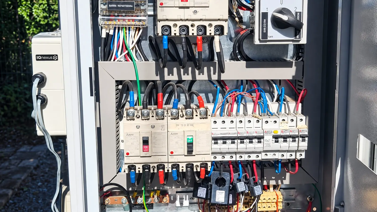 Tablero con medición de energía